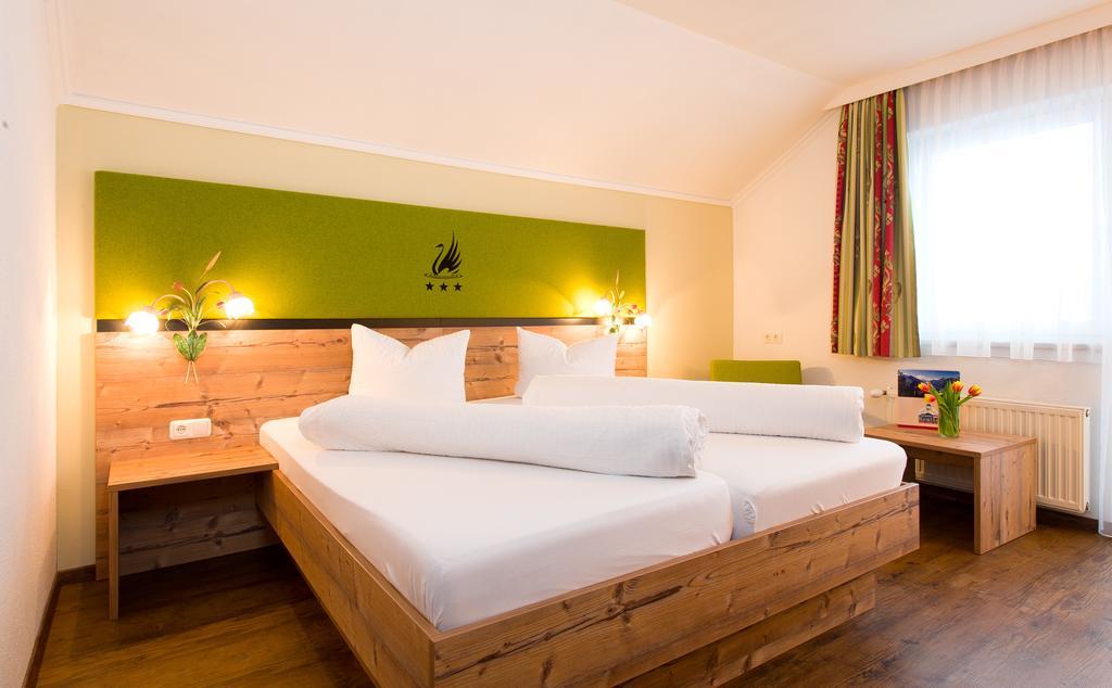 Hotel Gasthof Zum Schwanen Reutte Habitación foto