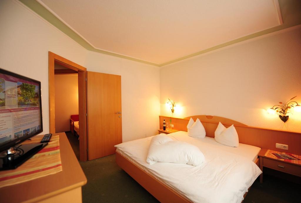 Hotel Gasthof Zum Schwanen Reutte Exterior foto